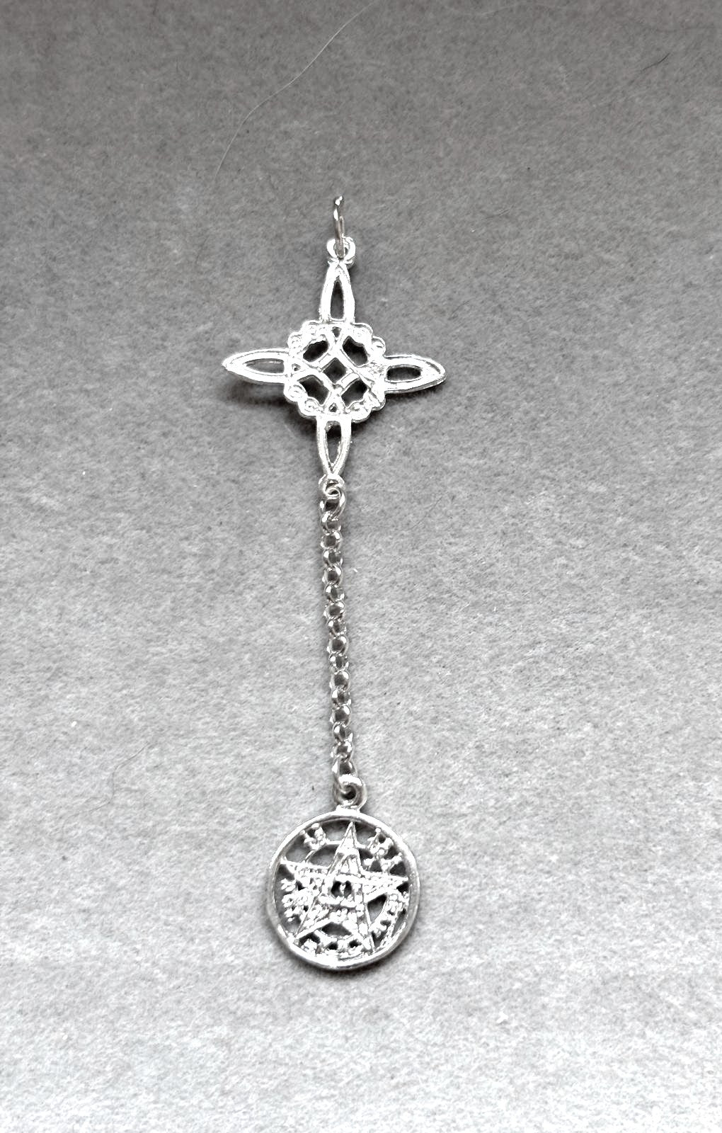 Colgante de Protección y Poder, Nudo de Bruja y Tetragrámaton en Plata 925
