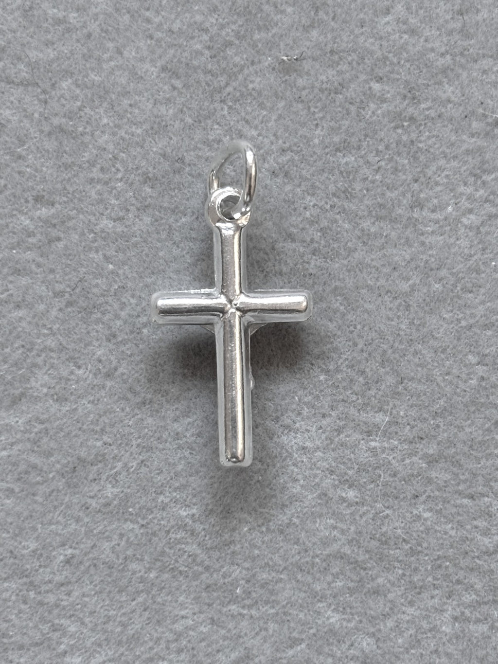 Colgante crucifijo de Cristo en plata de ley 925