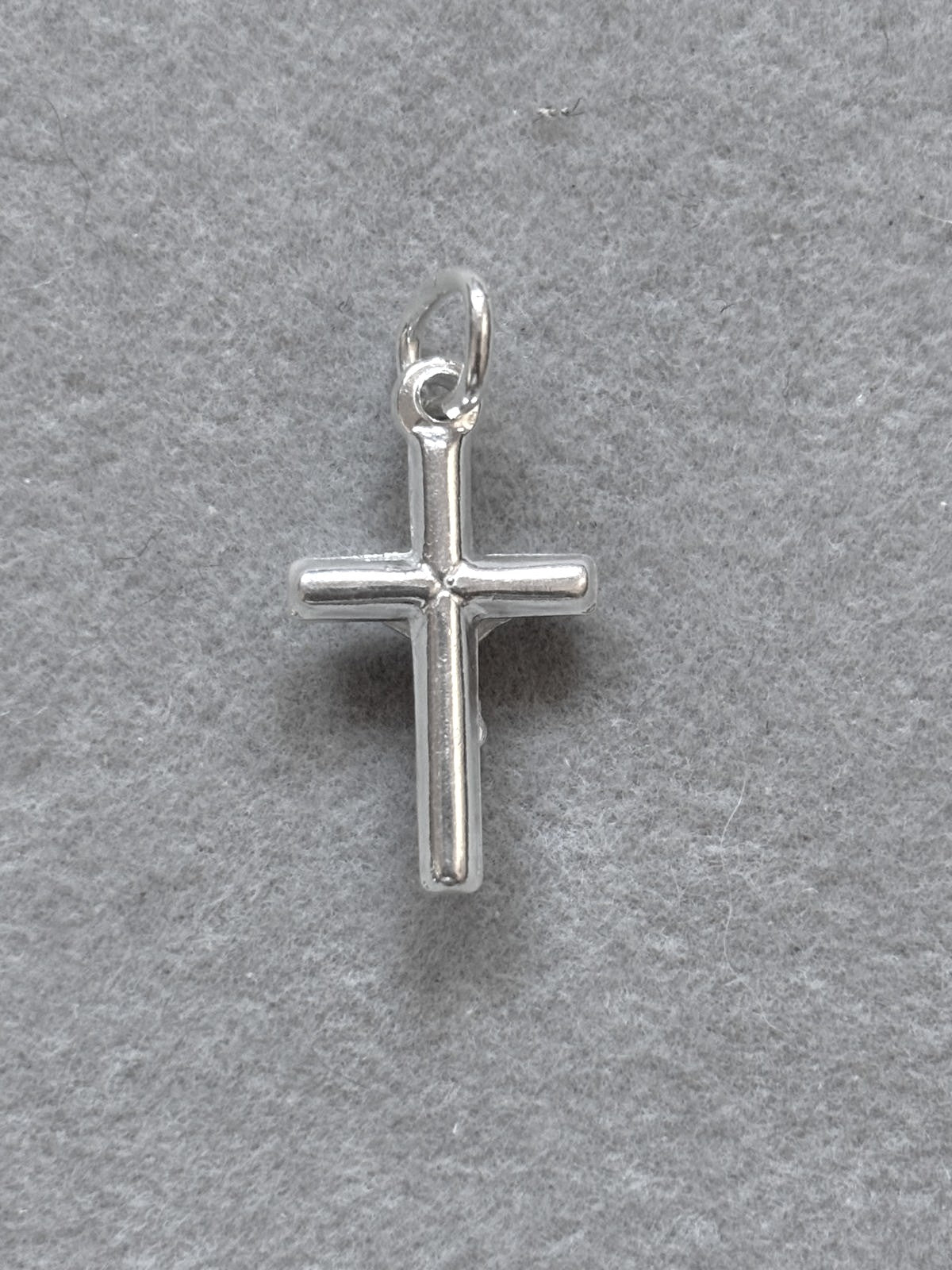 Colgante crucifijo de Cristo en plata de ley 925