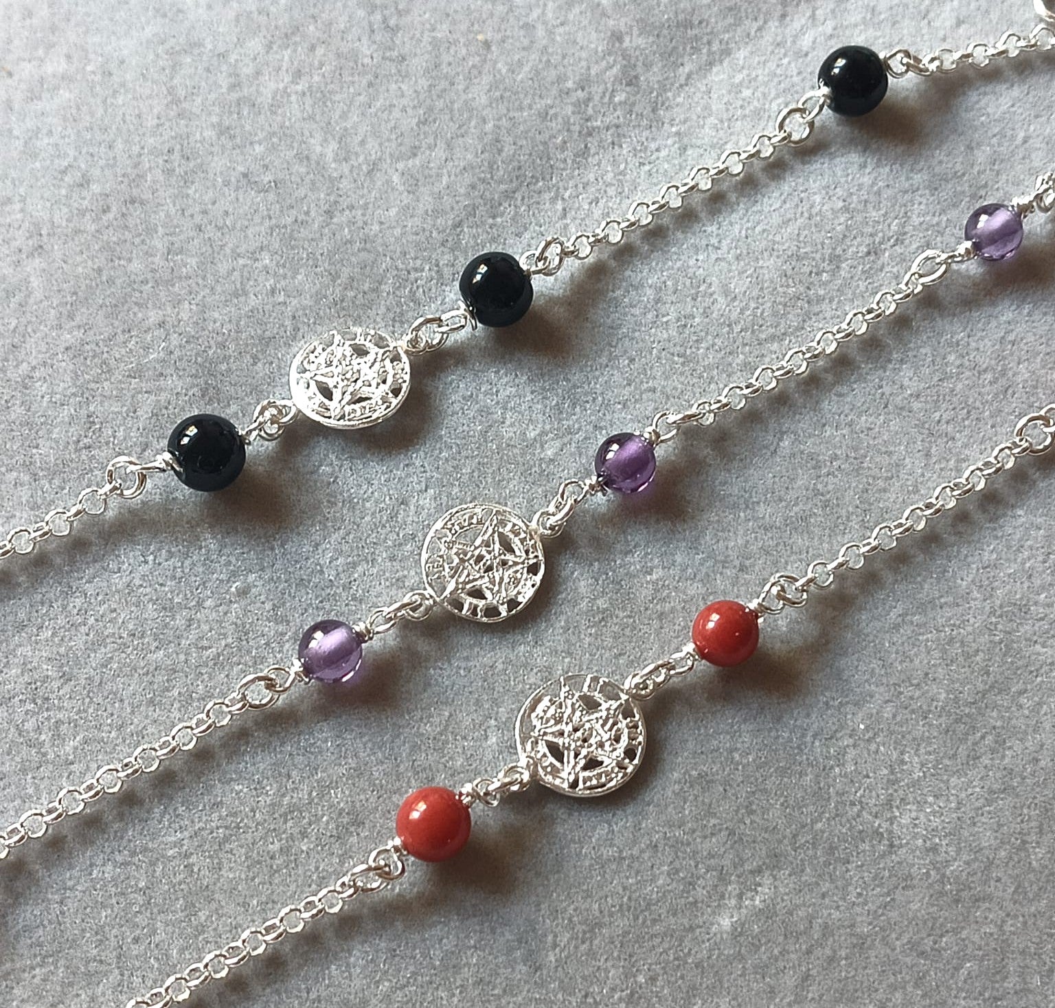 Pulsera tetragrámaton con piedras