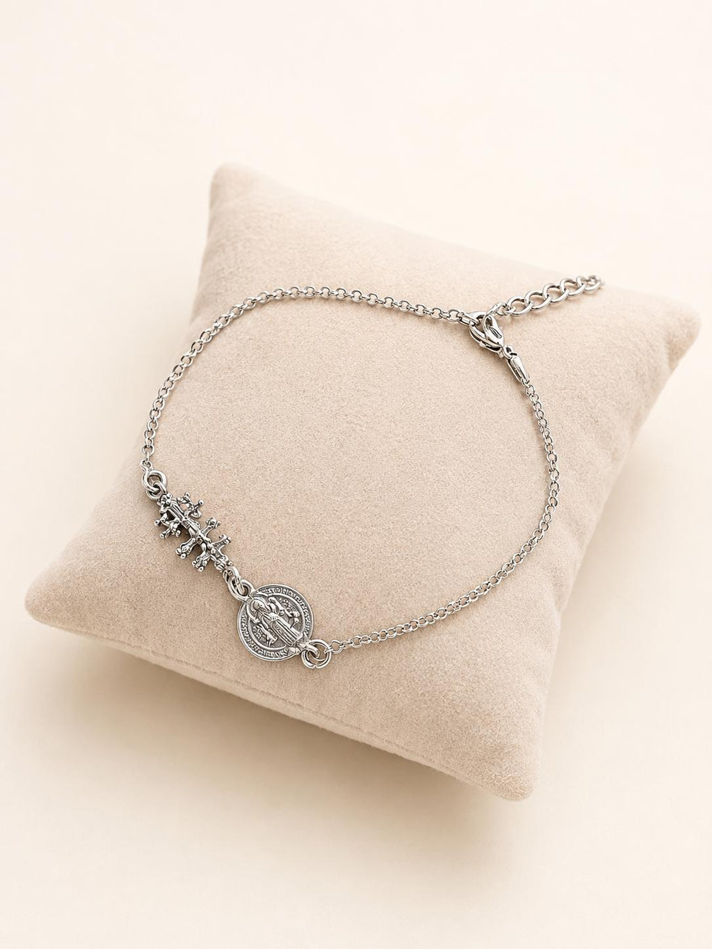 Pulsera cruz de Caravaca y San Benito plata 925 · 40ycuatro