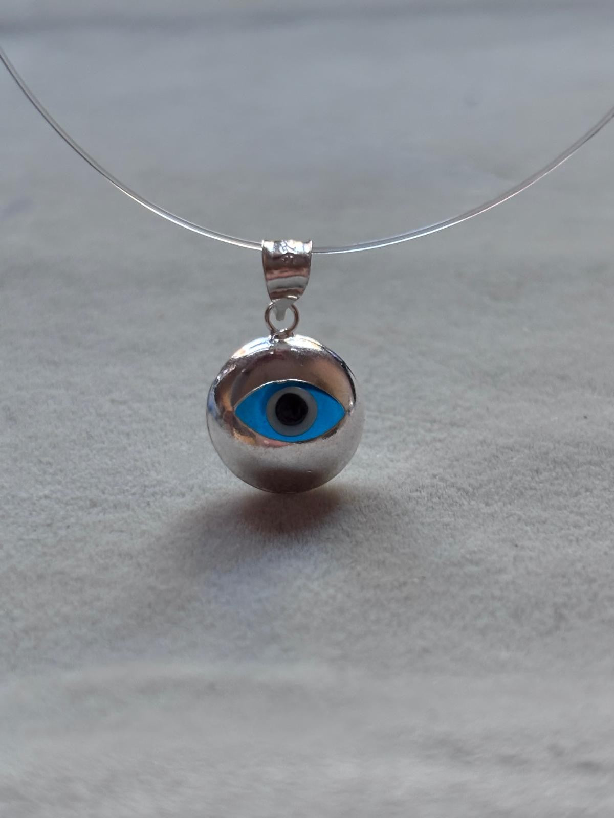 collar ojo turco