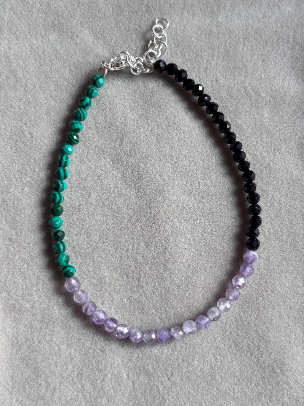 pulsera amatista, turmalina y malaquita facetada