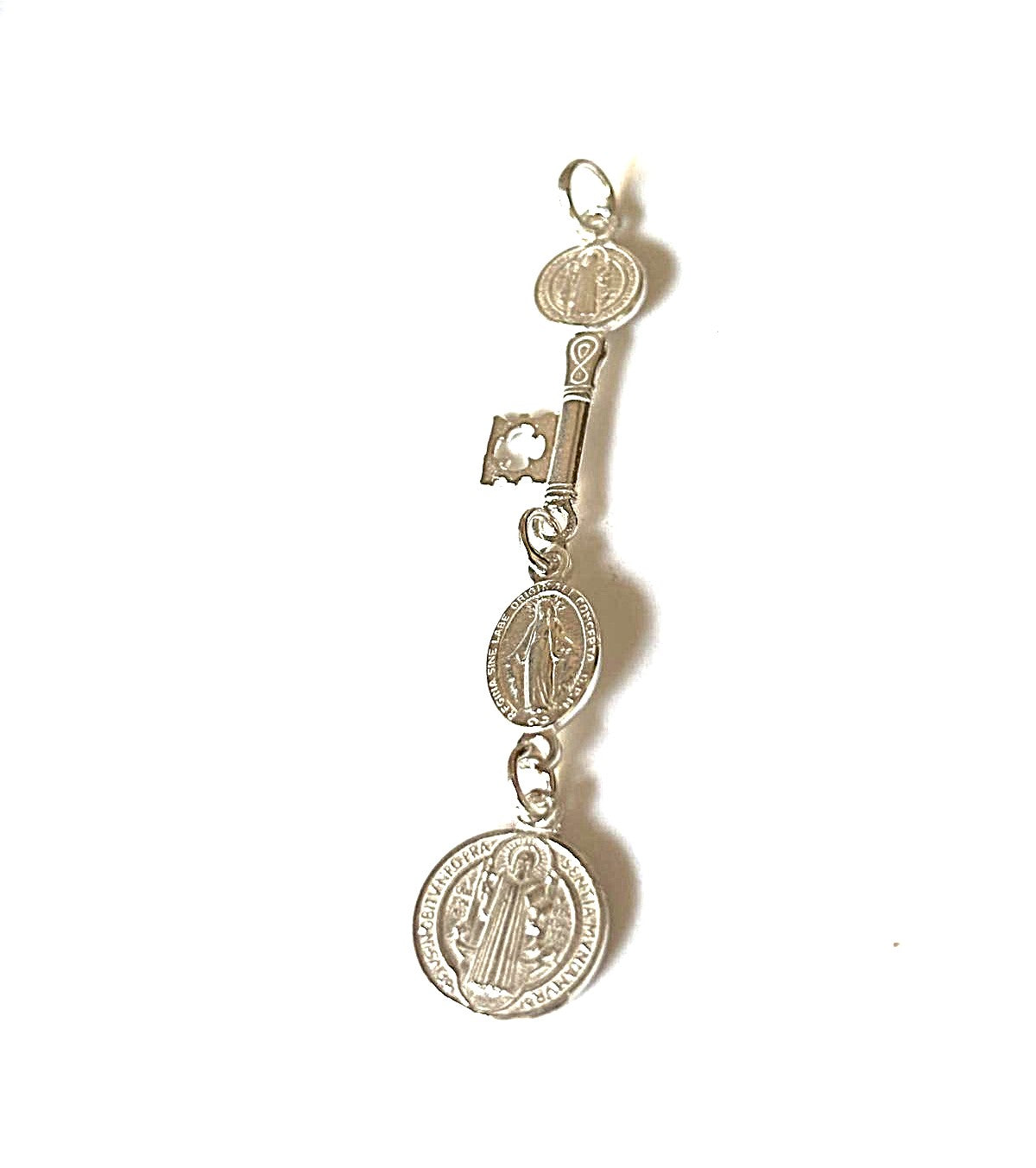 colgante llave san Benito y Virgen de la Milagrosa