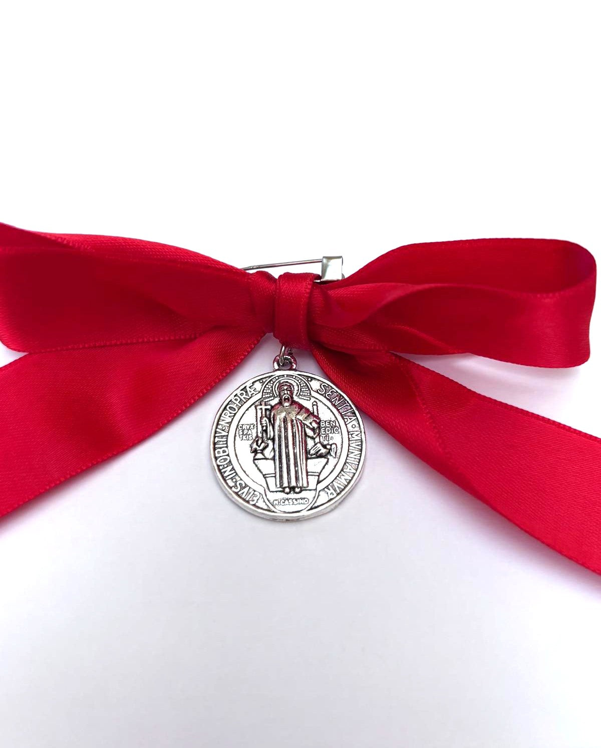 lazo con medalla para protección