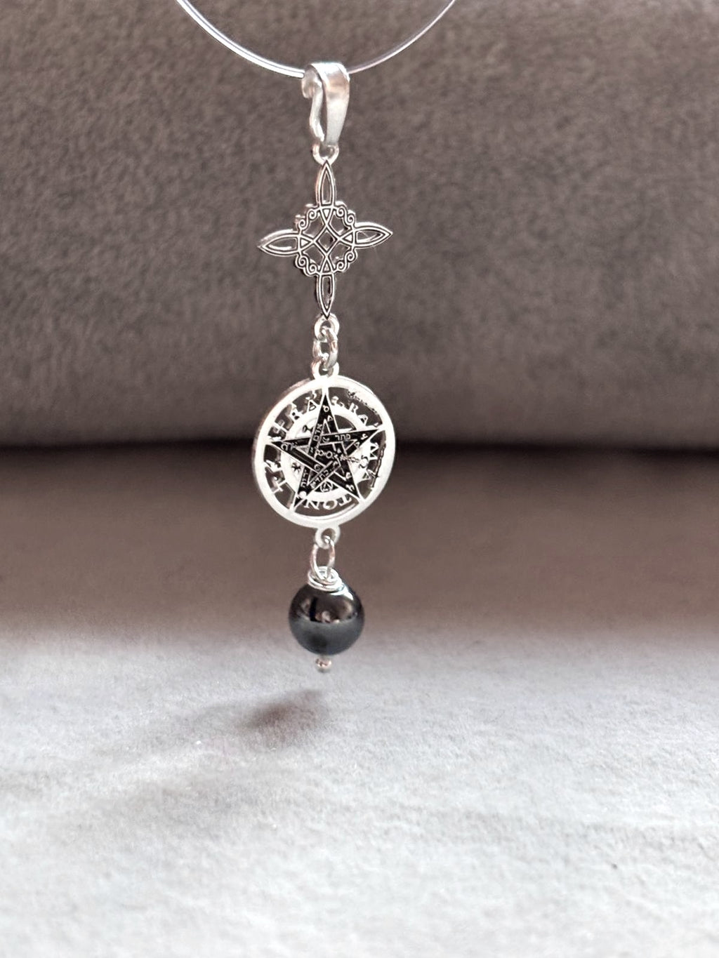 collar doble protección con Hematite