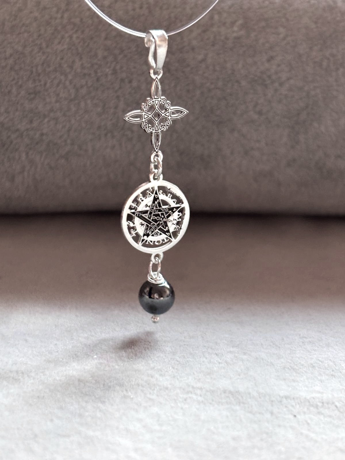 collar doble protección con Hematite