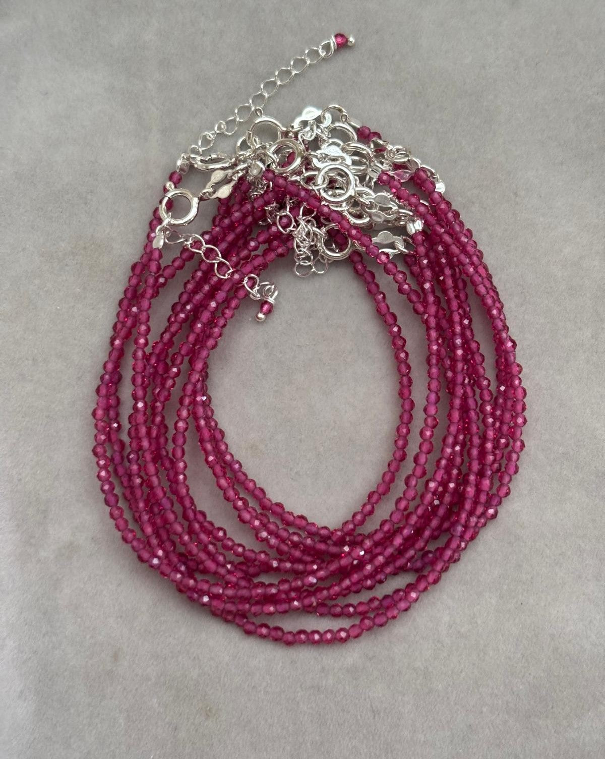 pulsera facetada rubí