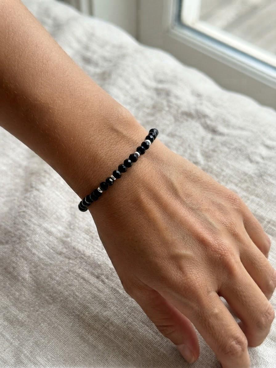 Pulsera Elástica Turmalina Negra Facetada · Plata 925