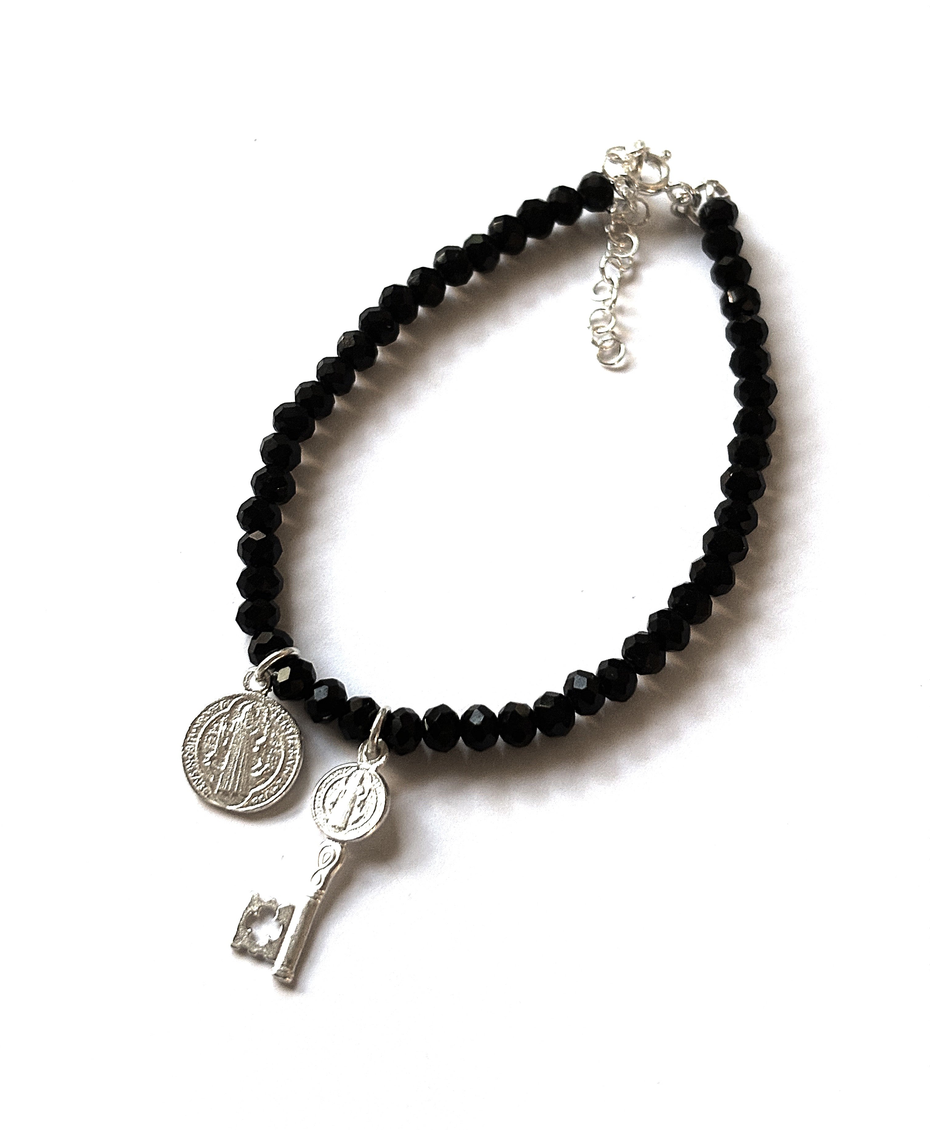 Pulsera turmalina llave y medalla San Benito