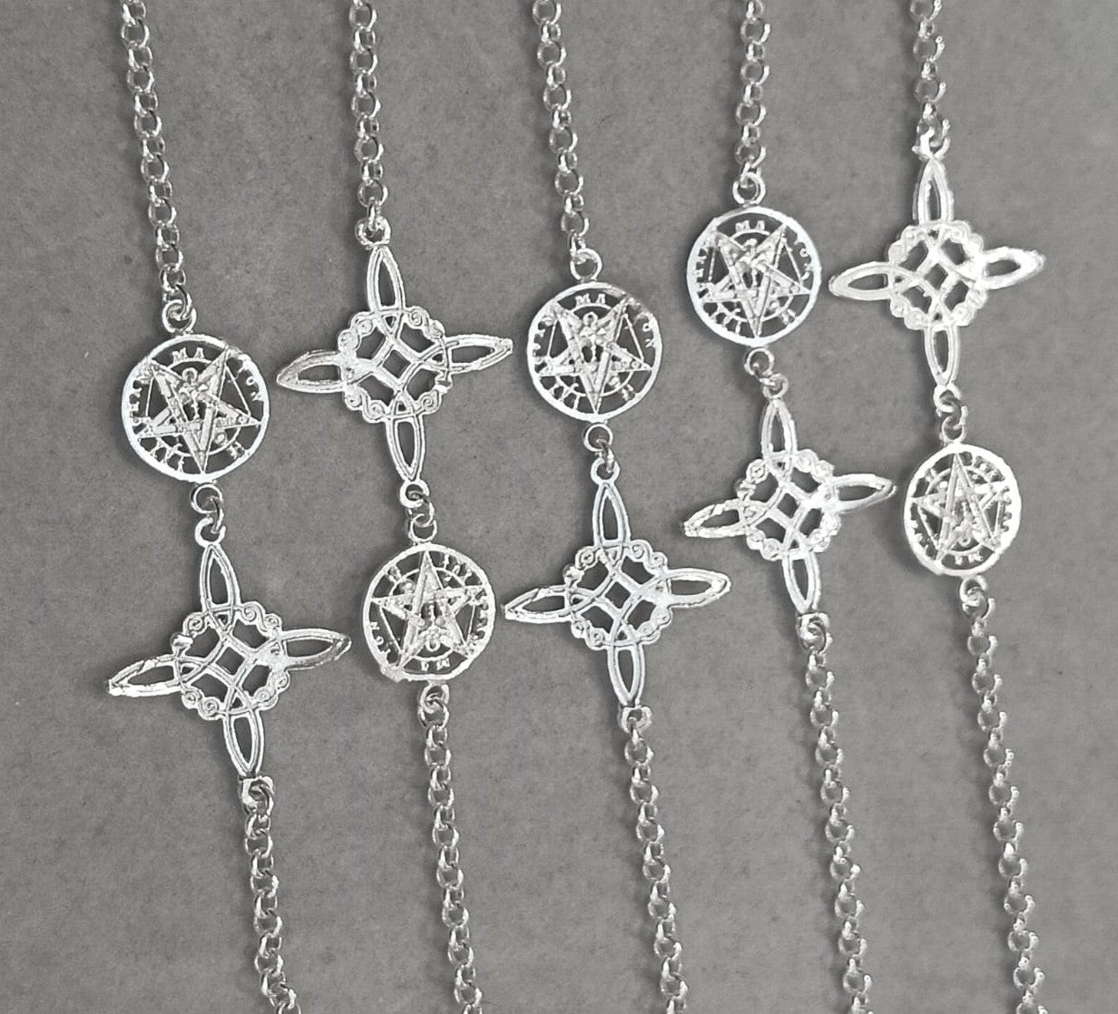 Pulsera amuleto doble protección