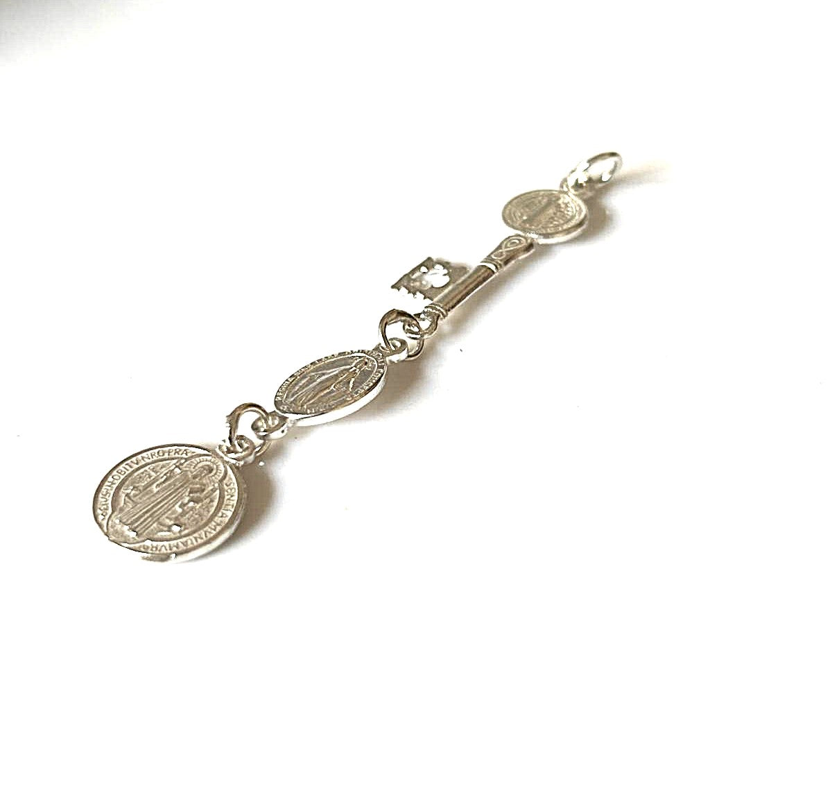colgante llave san Benito y Virgen de la Milagrosa