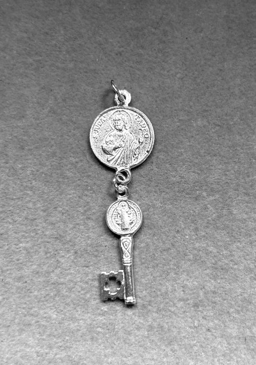 Colgante Fe y Esperanza en plata de ley con San Judas Tadeo y llave de San Benito