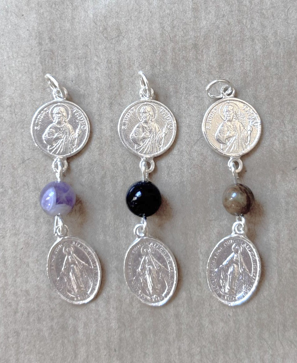 Colgante doble San Judas Tadeo y Virgen Milagrosa plata de ley 925