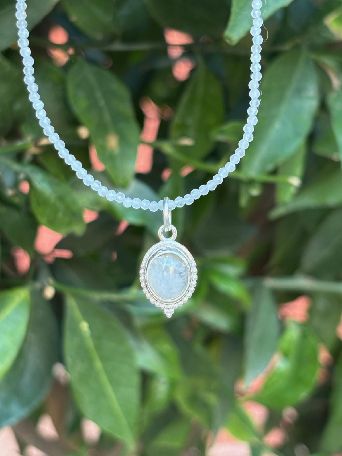 collar piedra luna
