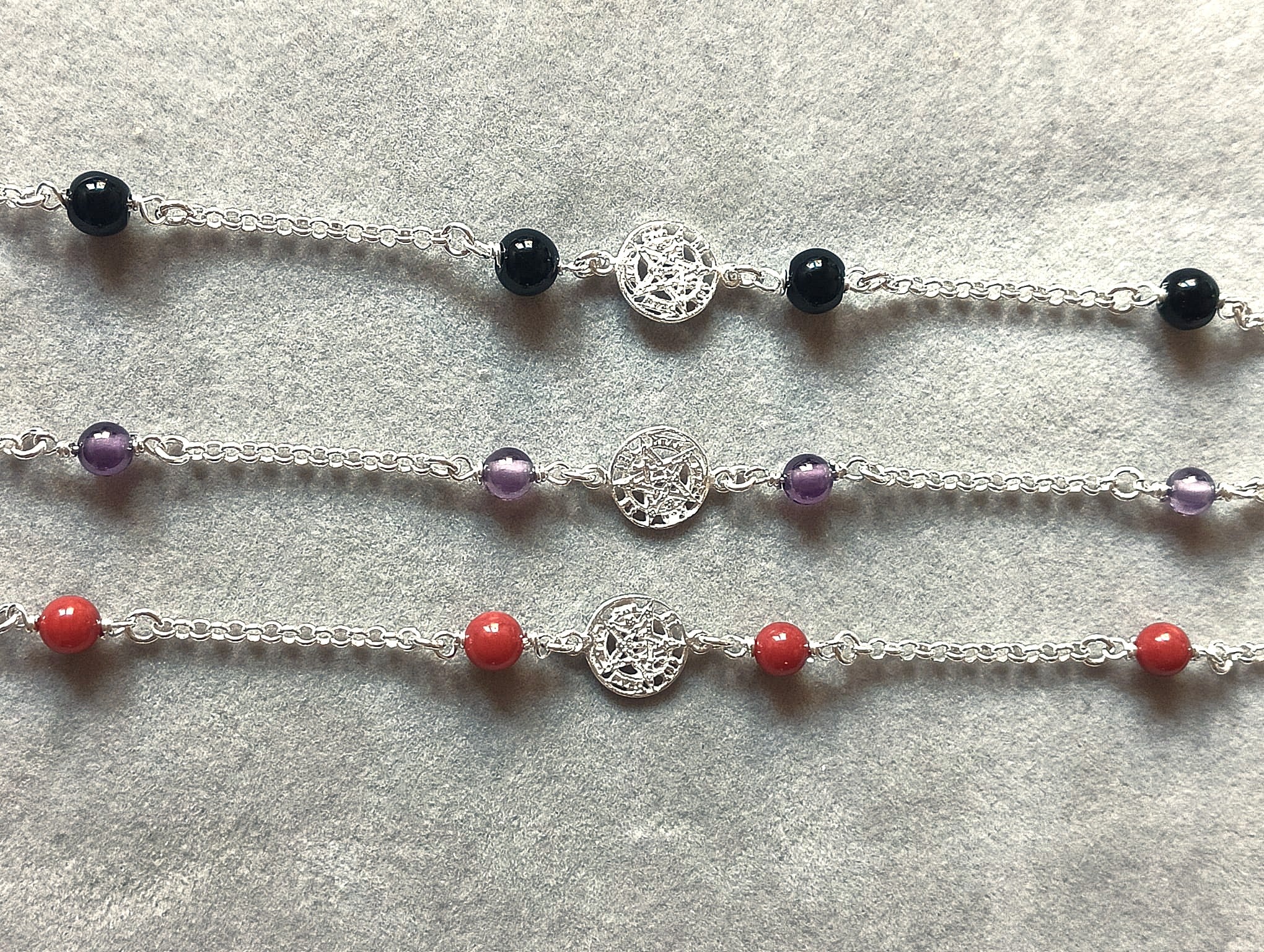 Pulsera tetragrámaton con piedras