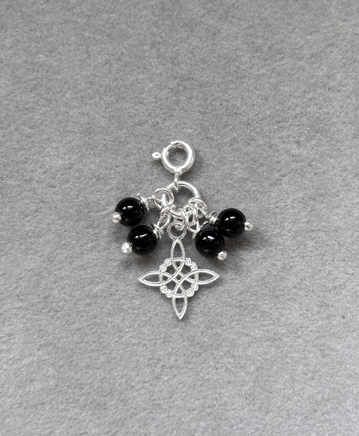 Colgante Nudo de Bruja y Turmalina Negra en Plata 925