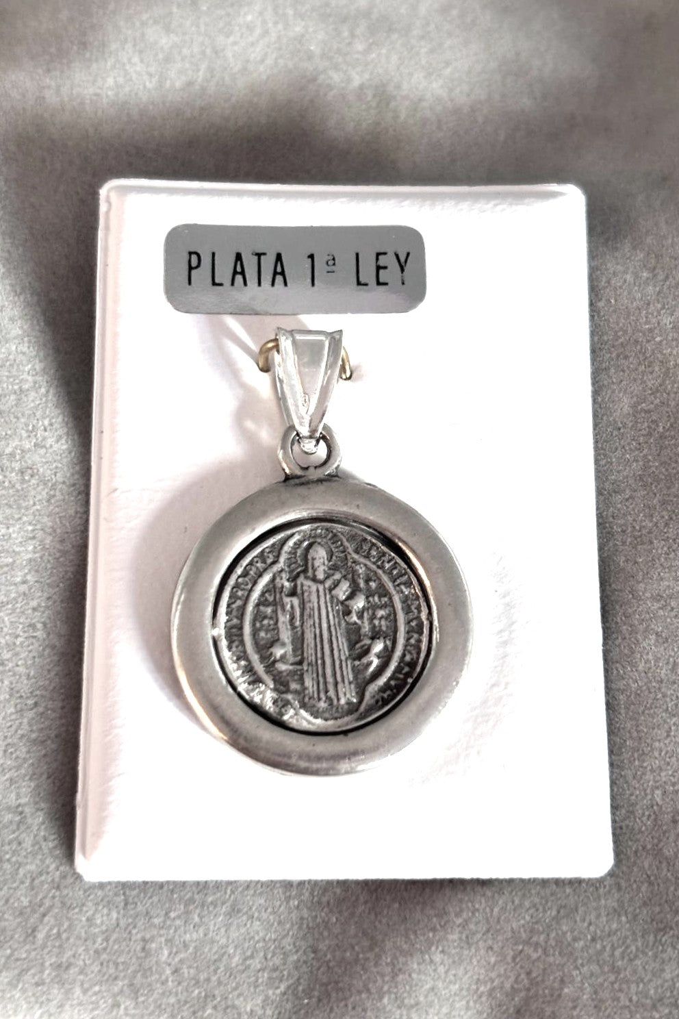 colgante giratorio san Benito y San Judas Tadeo