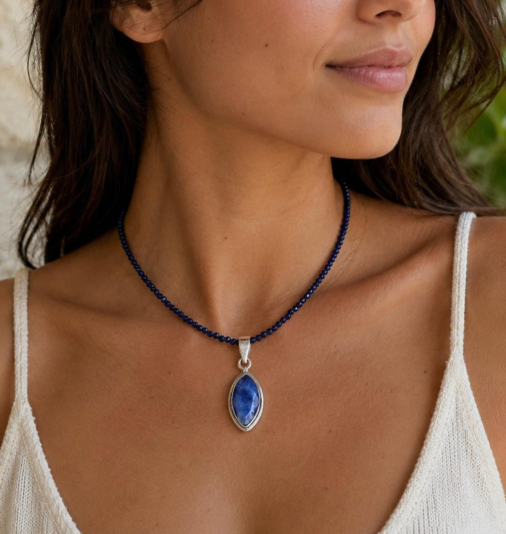 Collar Zafiro Natural con Colgante · Sabiduría y Protección | Plata 925