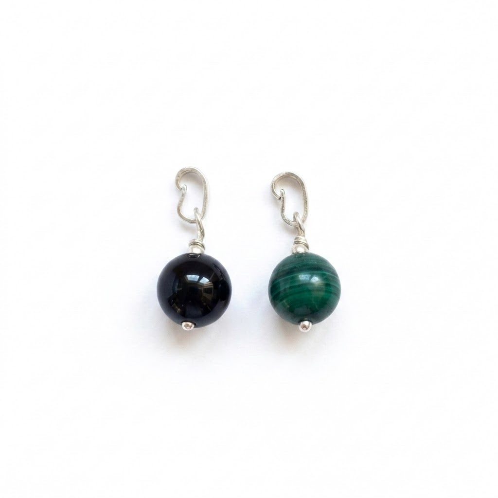 Colgante de malaquita o turmalina negra natural · 8 mm · Plata 925