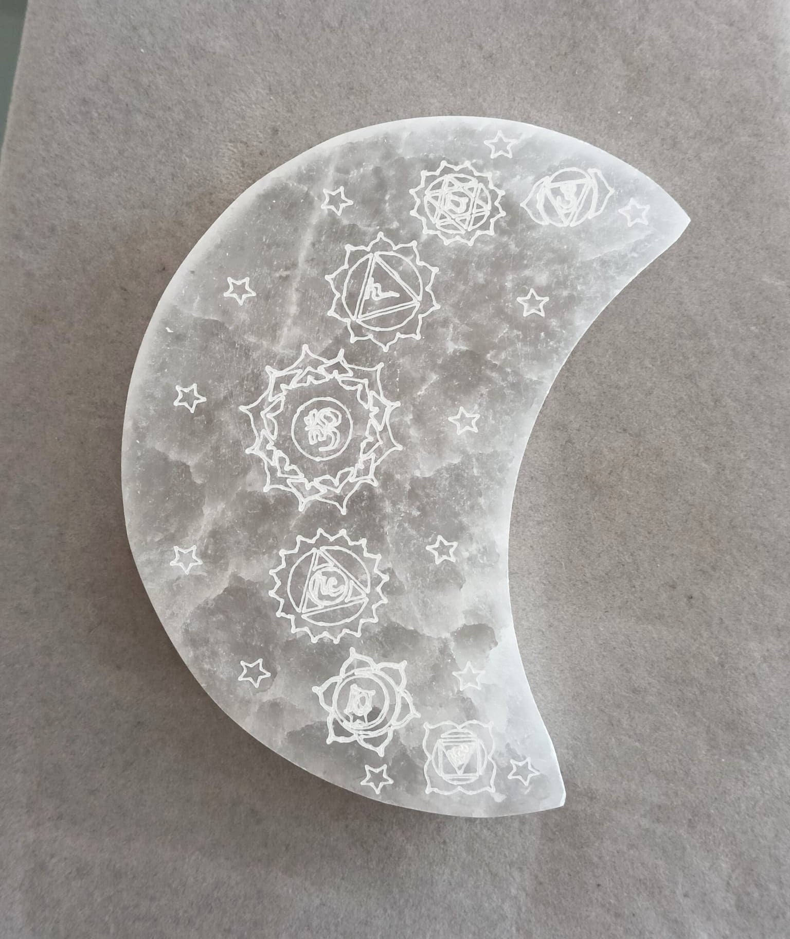 cargador energético de selenita luna 7 chakras